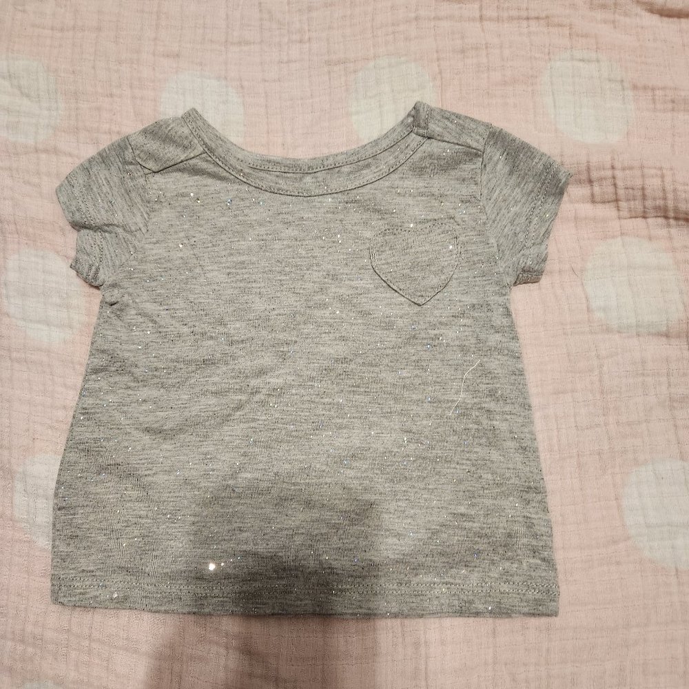 🌟$1 Bundled / Okie Dokie Grey Shirt with Heart Pocket - Size 6M - Casual Cute f